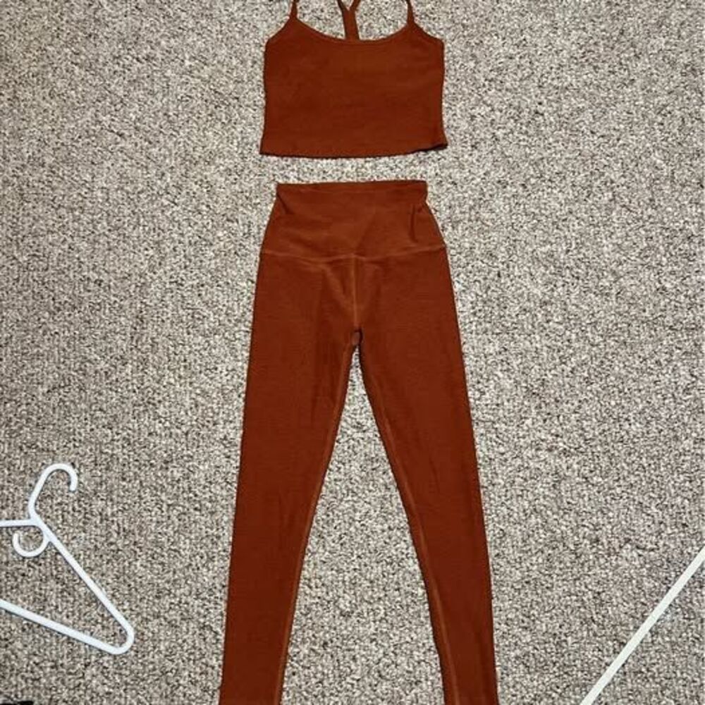 Beyond Yoga Activewear Set Rust Small Leggings and Top (S/P)